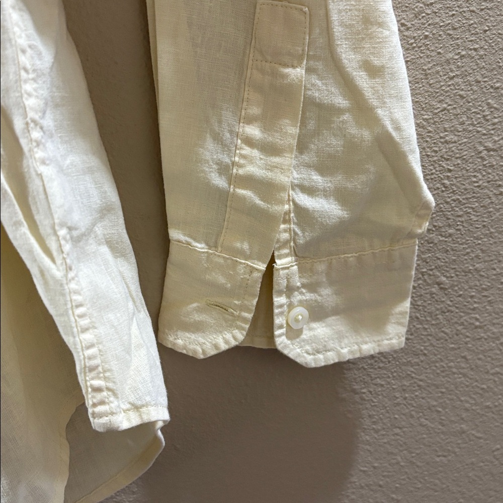 3/$13🌷 NEW. Linen Button Down - Picture 5 of 7